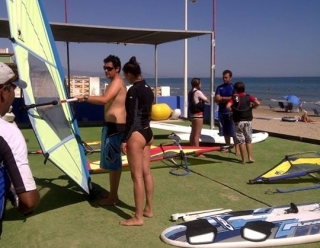 Alquila material de windsurf